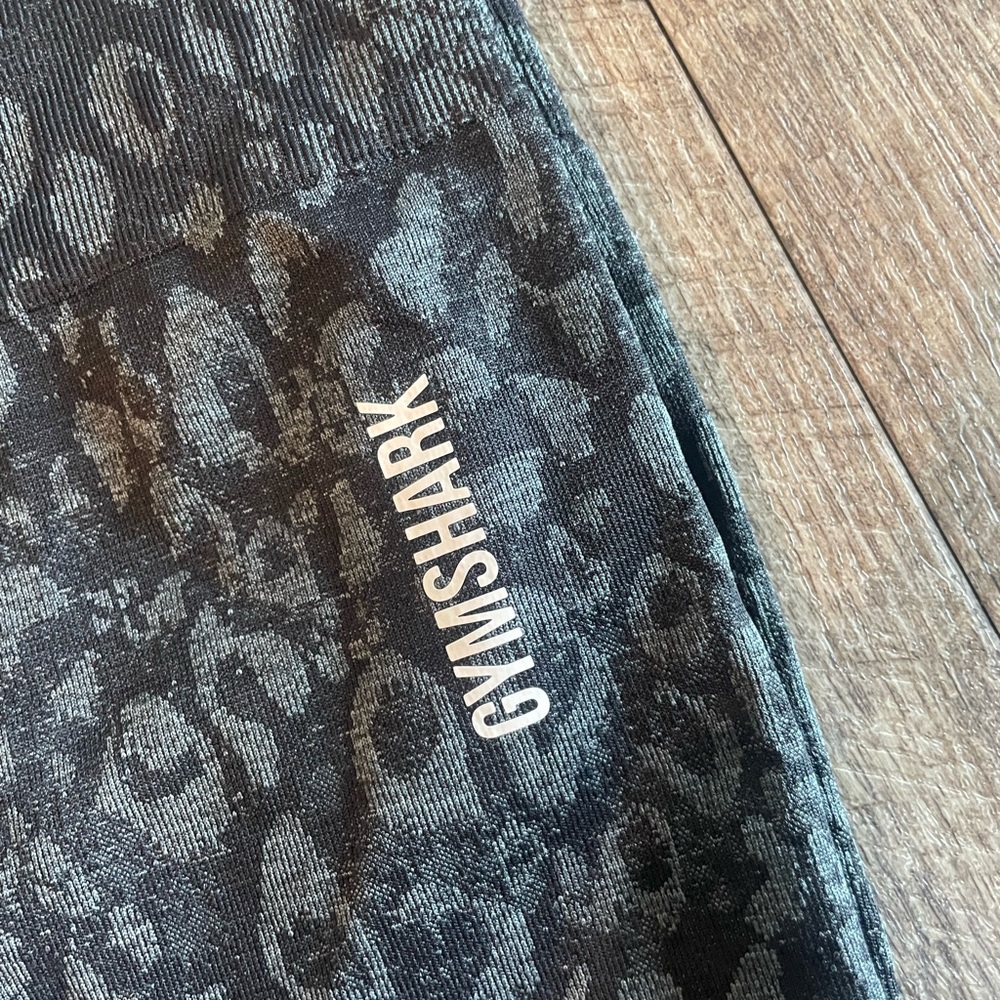 Women’s Gymshark Black Cheetah Leggings Size Small - Picture 2 of 6